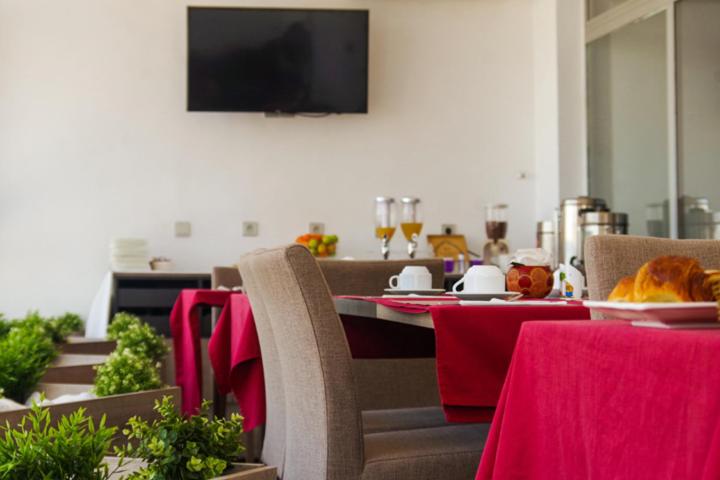 HOTEL NINA