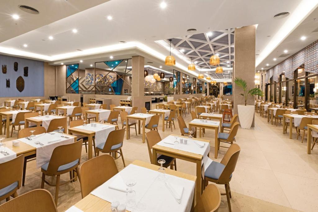 Hotel Riu Baobab