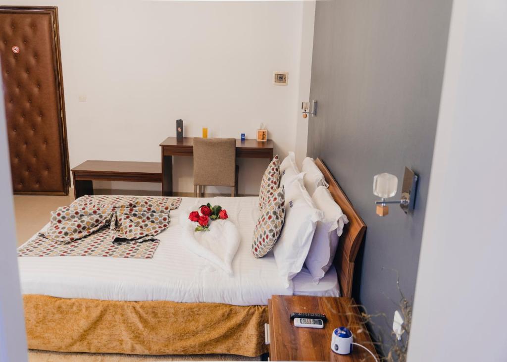 HOTEL NINA